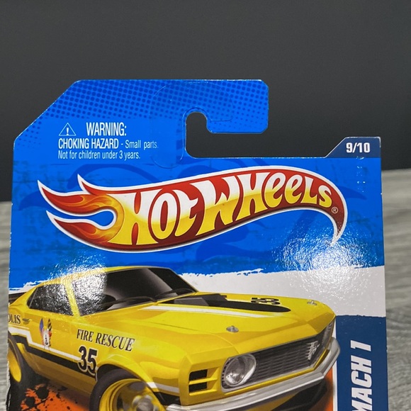 Hot Wheels | Main Street 11’ #9/10 Cars: 1970 Ford Mustang Mach 1 - 1:64 Scale - Picture 9 of 14